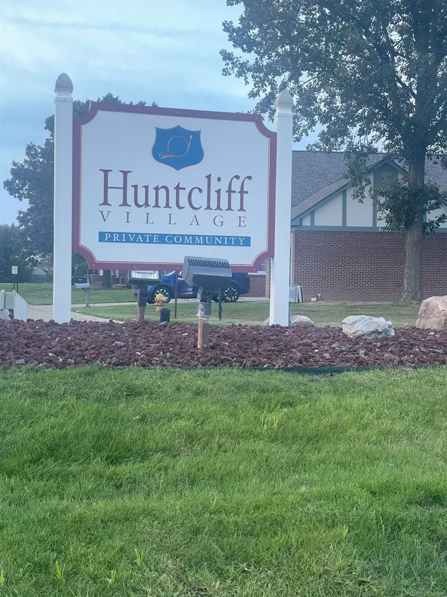 15530 Ashley CT, Macomb, MI 48044 - Image #3