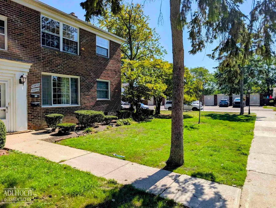 22852 Allen CT, Saint Clair Shores, MI 48080 - Image #2