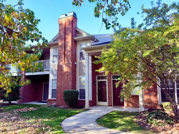 44272 Princeton DR, ClintonTownship, MI 48038