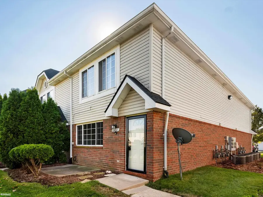 29841 Cathy LN, Chesterfield, MI 48047 - Image #2