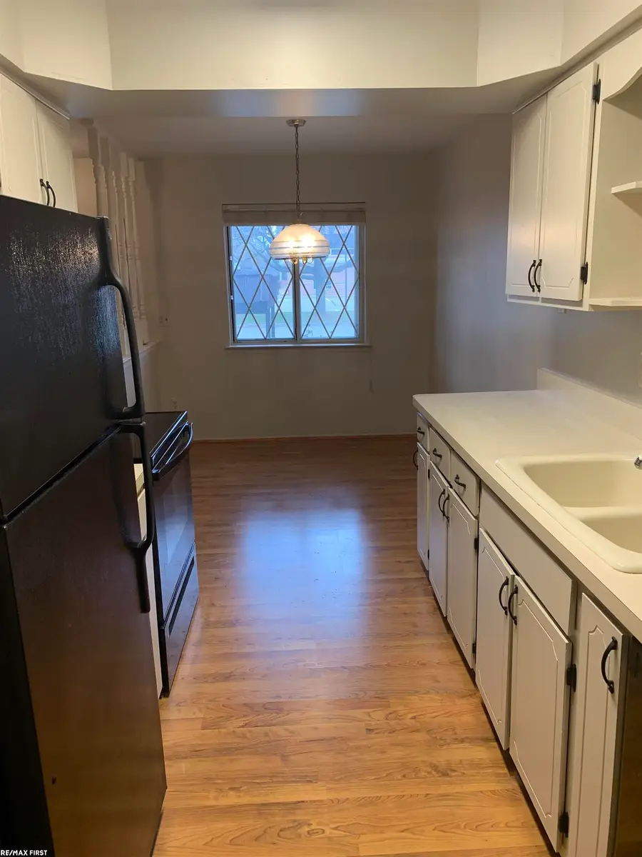 37030 W Aragona DR, Clinton Township, MI 48036 - Image #2