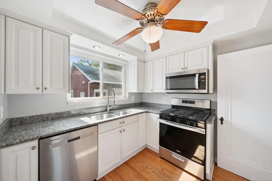439 W Browning AVE, Hazel Park, MI 48030 - Image #3
