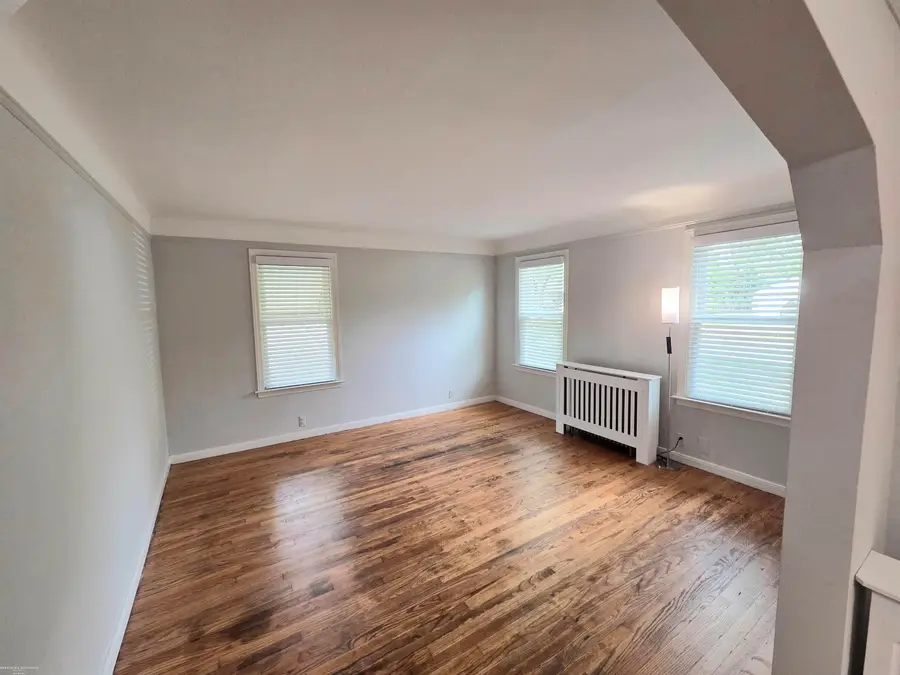 20520 Anita ST, Harper Woods, MI 48225 - Image #3