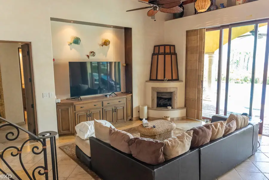 000 Cabo San Lucas DR, Oak Ridge, FL 32169 - Image #3