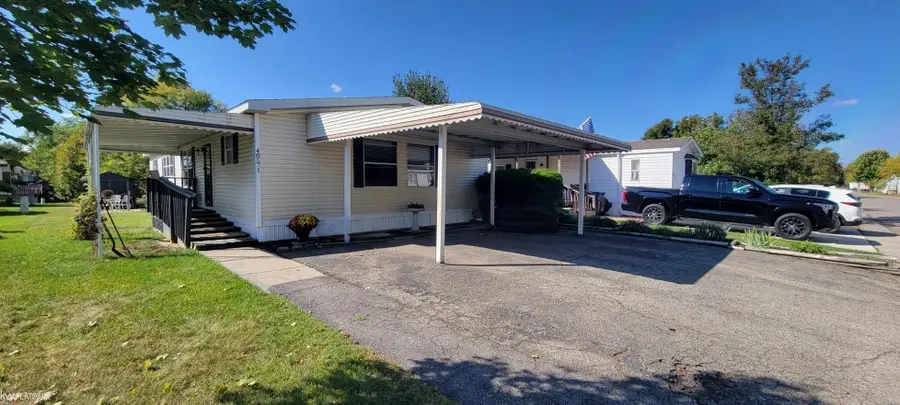 48571 Lakeview East NONE, Shelby Charter Township, MI 48317 - Image #2