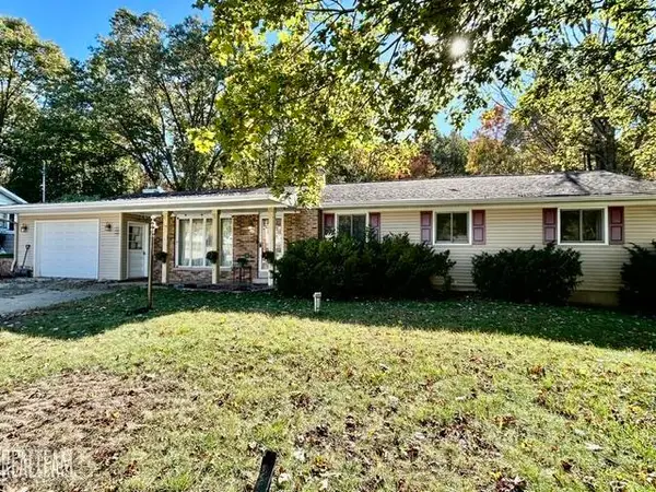 228 Indian RD, Pennfield, MI 49017