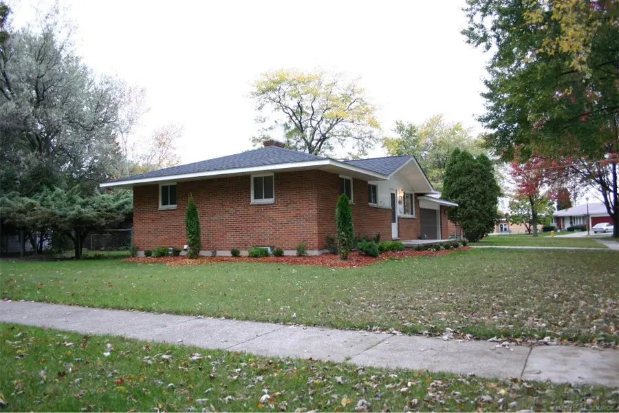 36786 Winterset ST, Clinton Township, MI 48035 - Image #2