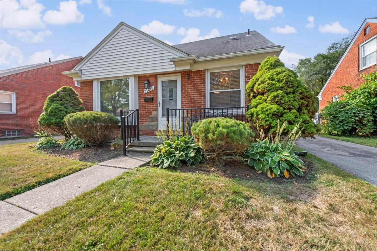 21248 Newcastle RD, Harper Woods, MI 48225 - Image #1
