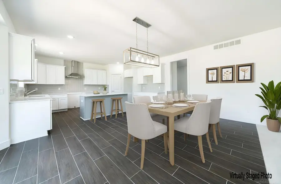 1132 Carpenter DR, Pontiac, MI 48340 - Image #2