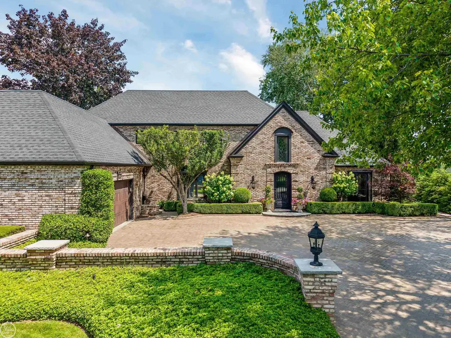 54 Belle Meade ST, Village Of Grosse Pointe Shores, MI 48236 - Image #2