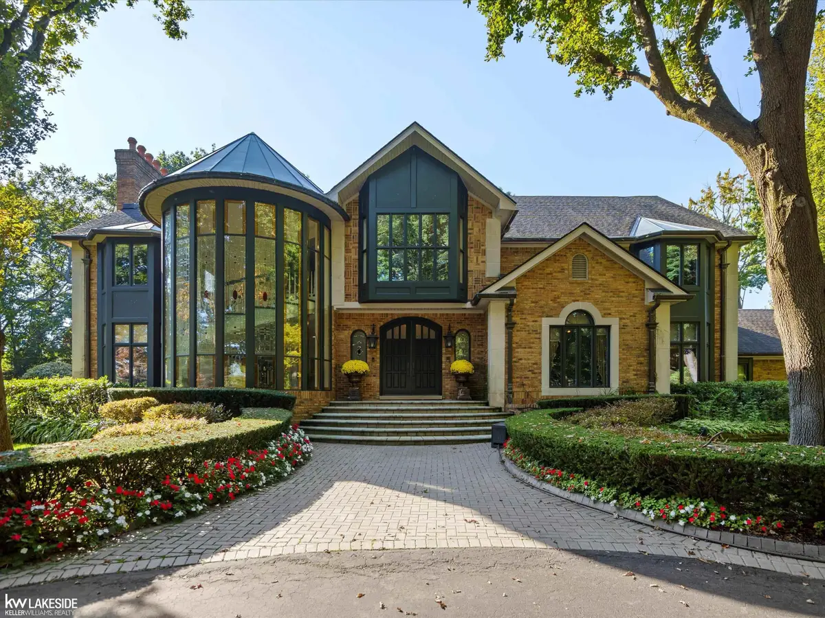 17455 Iris CIR, Clinton Township, MI 48036 - Image #1