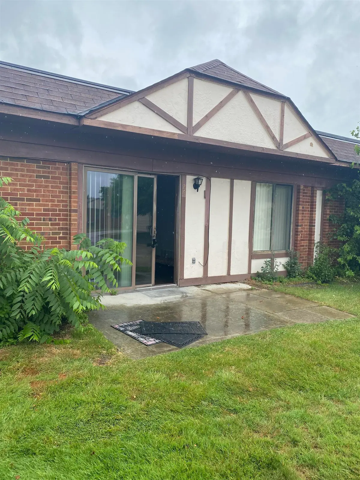 29900 N Grand Oak DR, Warren, MI 48092 - Image #1