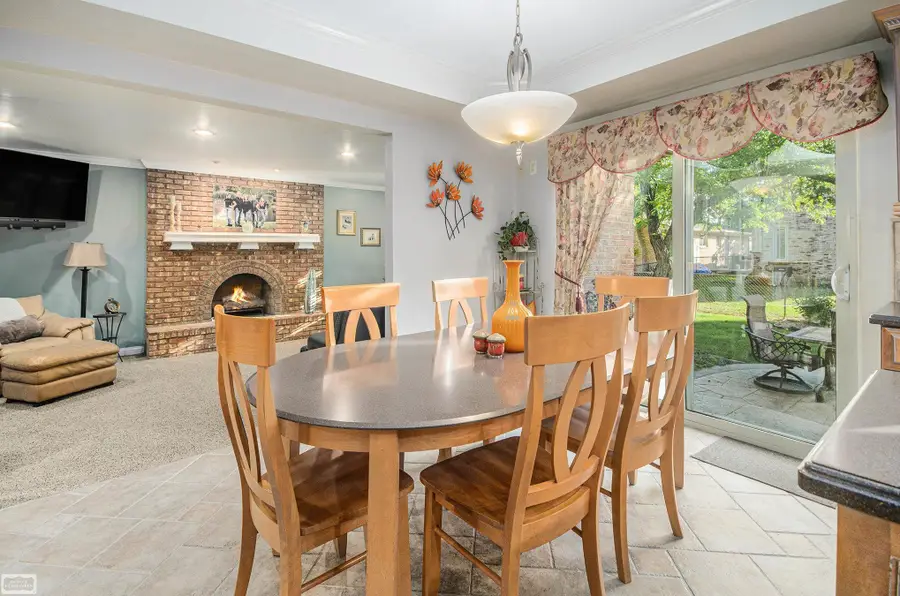 45990 Meadow LN, Macomb, MI 48044 - Image #3