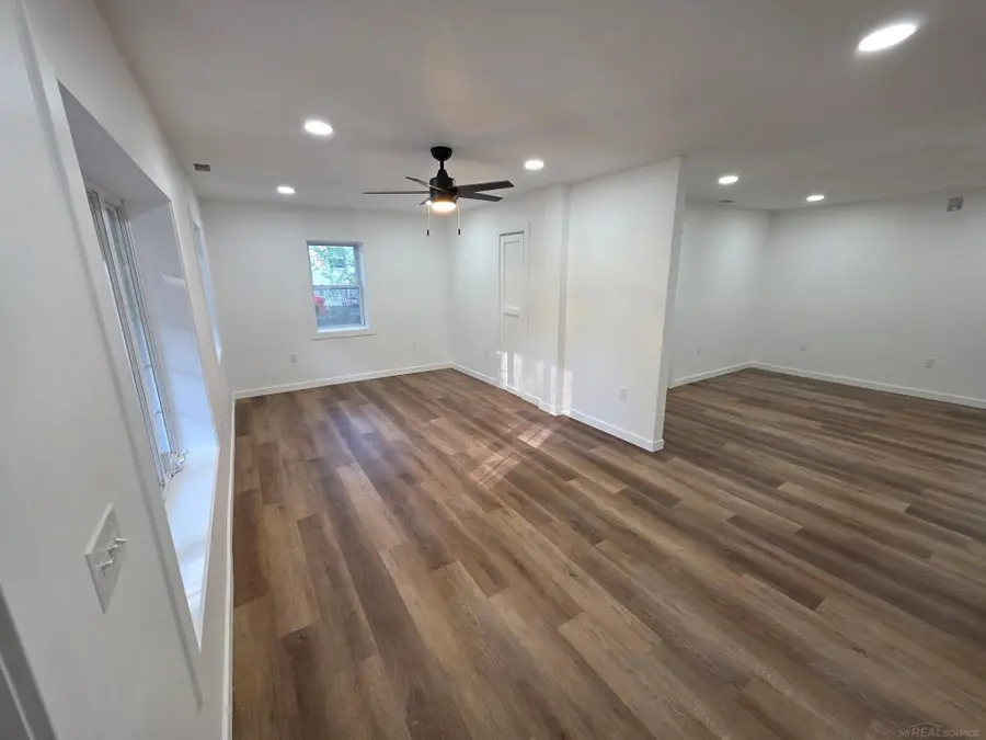 16 S Densmore ST, Muskegon, MI 49442 - Image #3