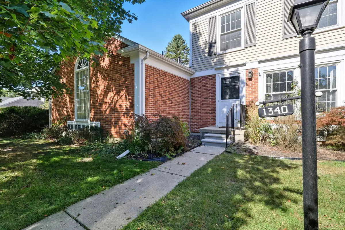 1340 Kings Cove DR, Rochester Hills, MI 48306 - Image #1