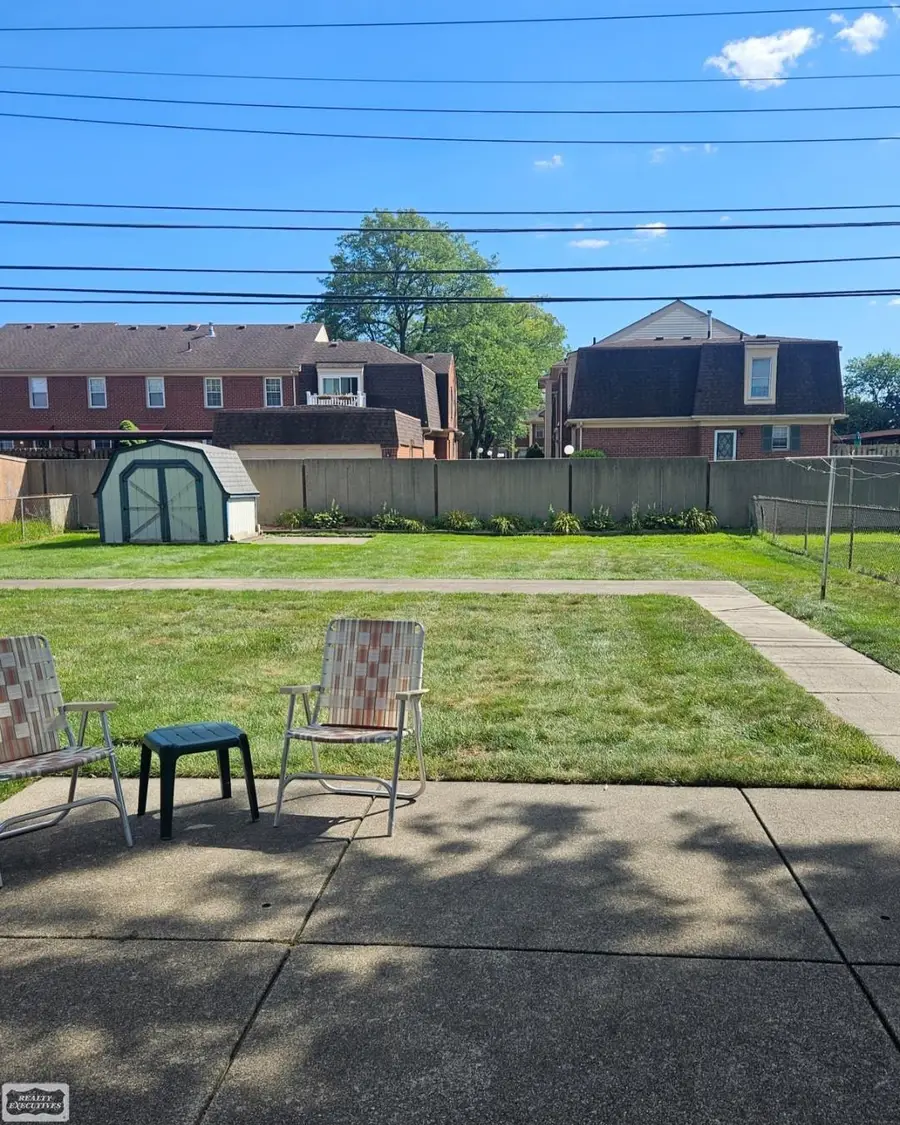 11562 Helen RDS, Warren, MI 48093 - Image #2