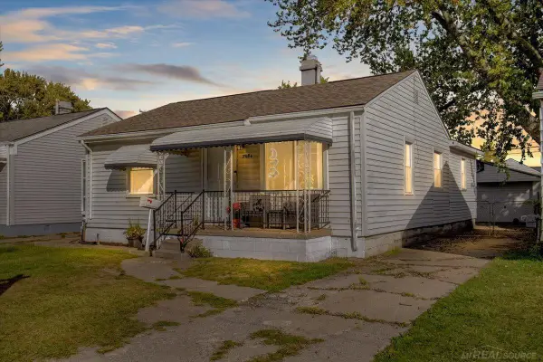 25184 Tecla AVE, Warren, MI 48089