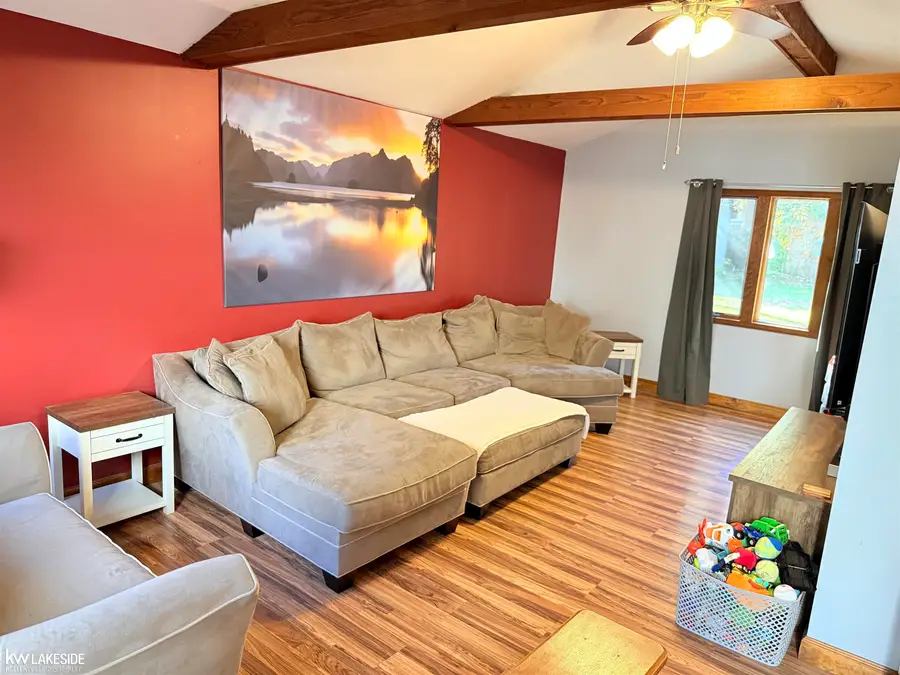 47103 Ladd AVE, Shelby Charter Township, MI 48317 - Image #3