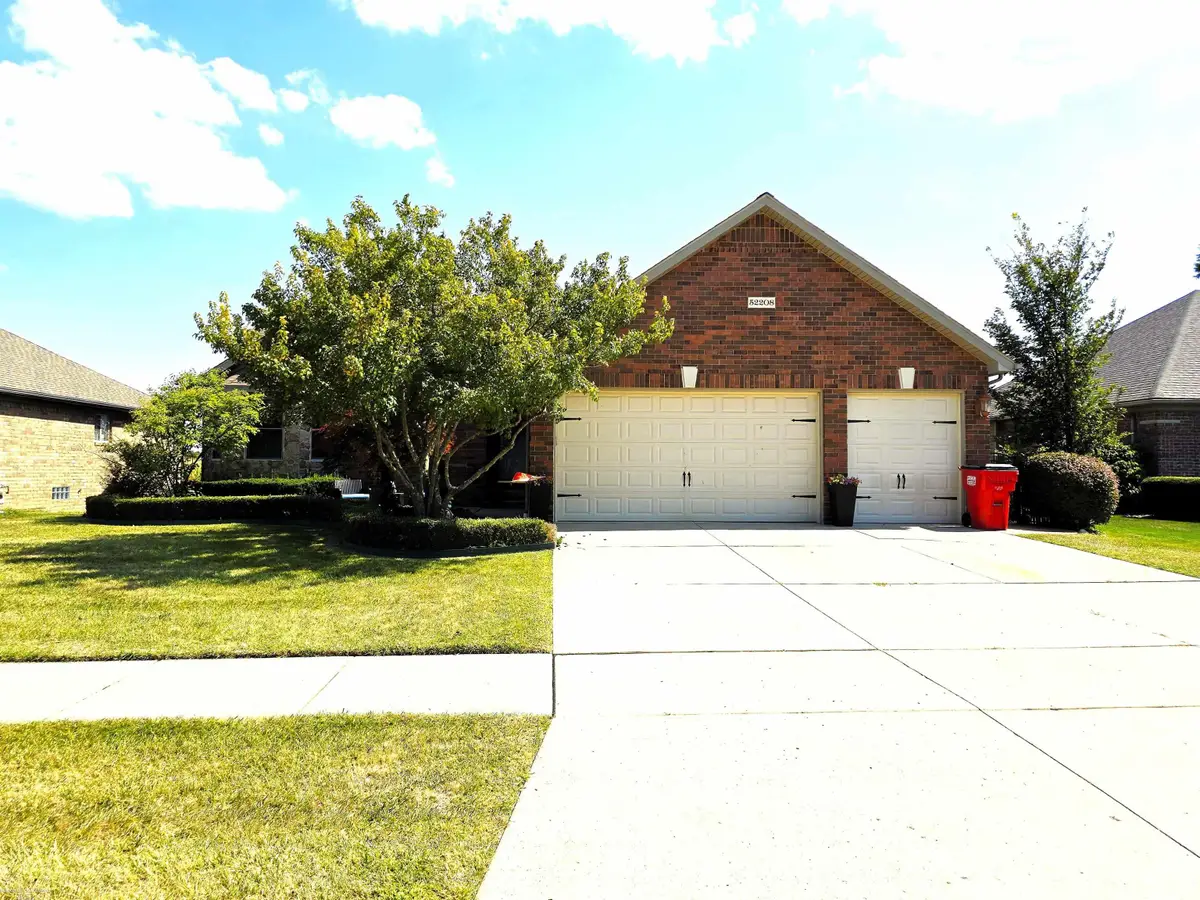 52208 Rejoice DR, Macomb, MI 48042 - Image #1