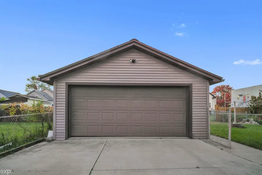 814 S Sherman ST, Bay City, MI 48708 - Image #3