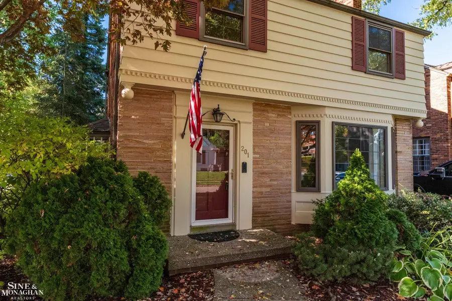 201 McMillan RD, Grosse Pointe Farms, MI 48236 - Image #2