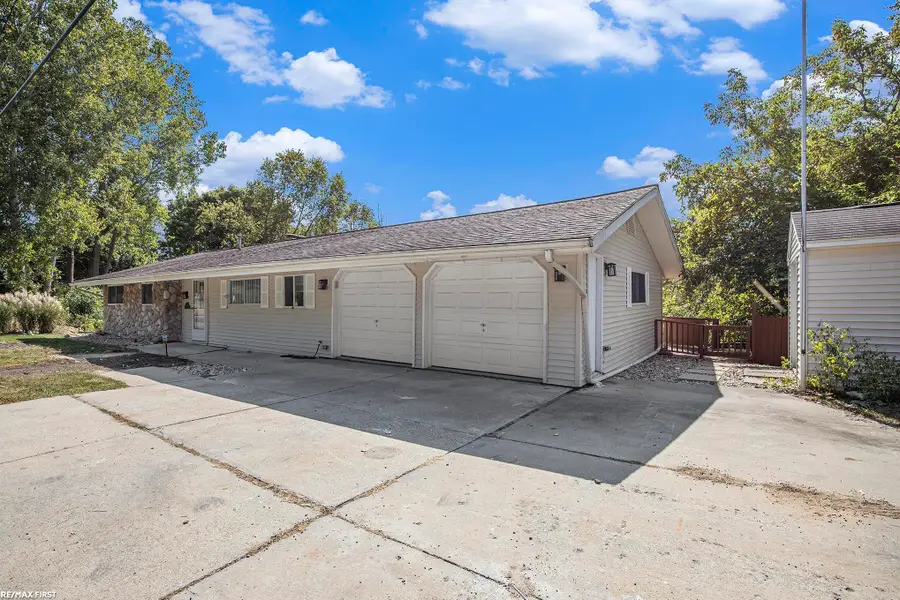 4167 N River Rd ST, Fort Gratiot, MI 48059 - #3