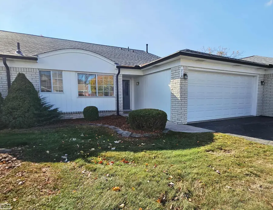 710 Country Club DR, Saint Clair Shores, MI 48082 - Image #2