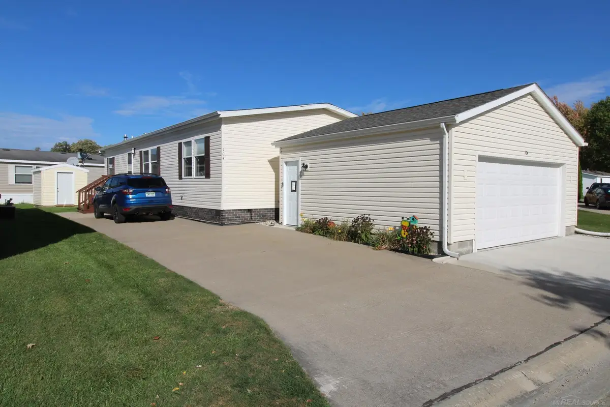 104 Oldbrook LN, Port Huron Charter Township, MI 48060 - Image #1