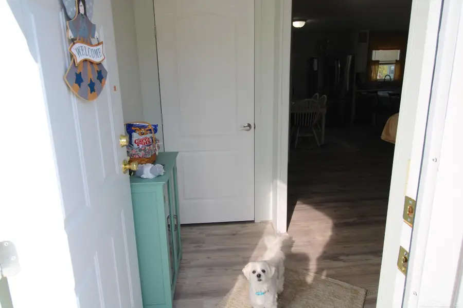 104 Oldbrook LN, Port Huron Charter Township, MI 48060 - Image #2