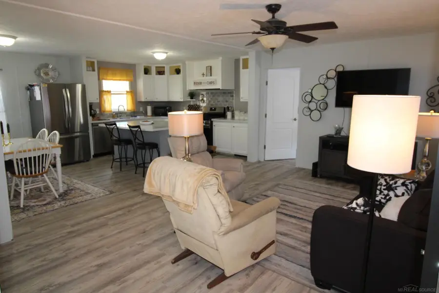 104 Oldbrook LN, Port Huron Charter Township, MI 48060 - Image #3