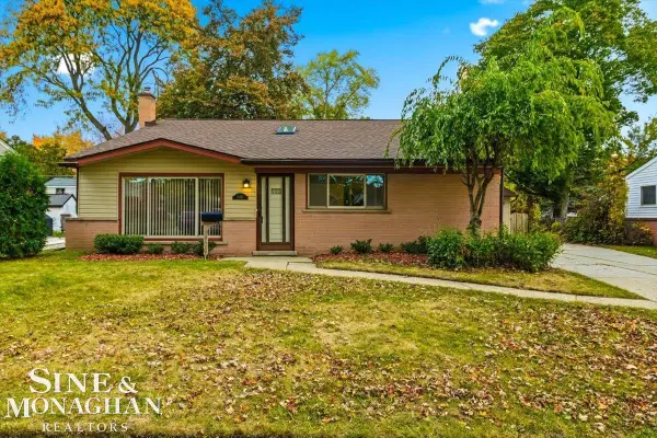 21437 Hillside DR, ClintonTownship, MI 48035