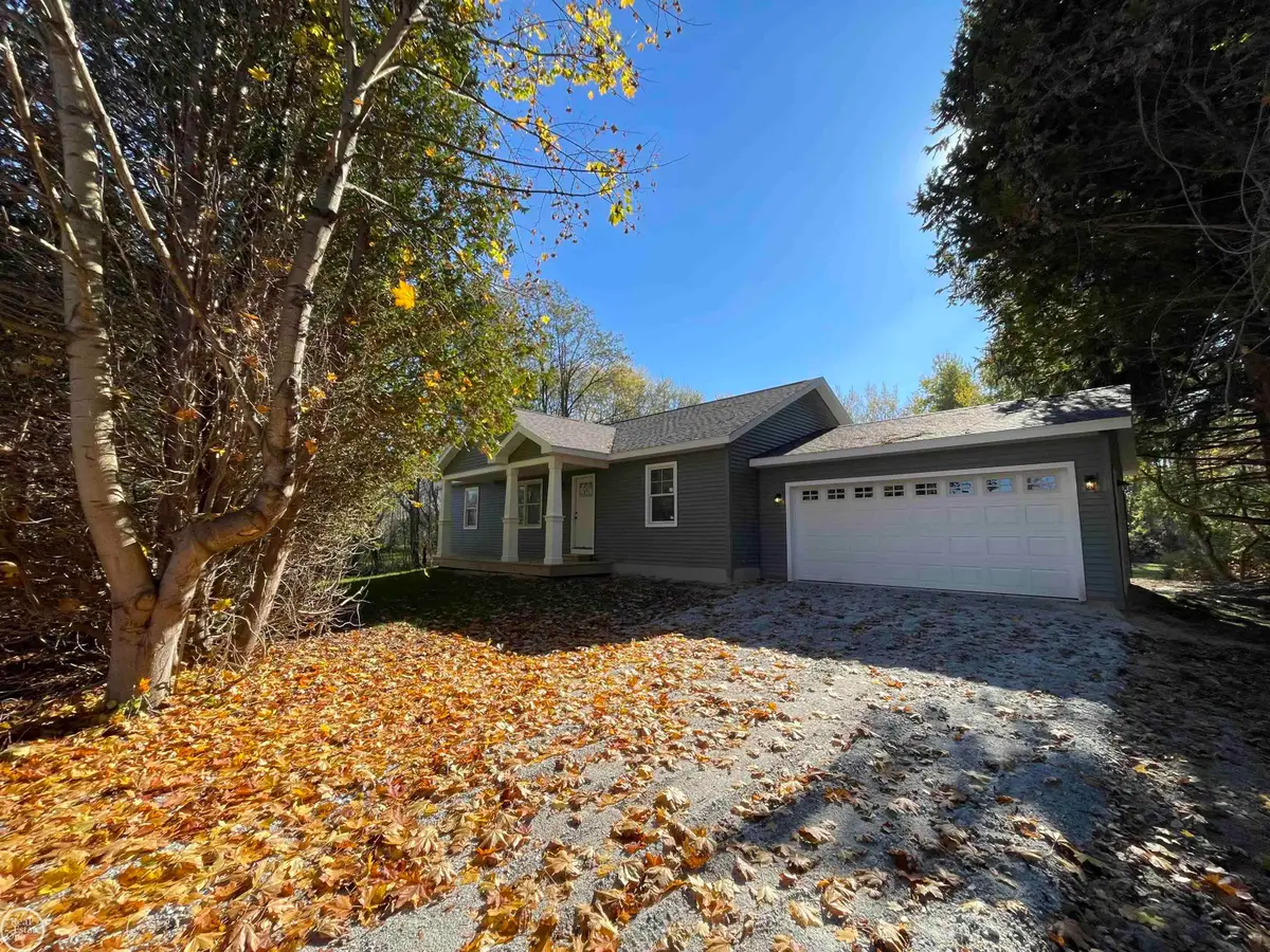 6987 Lapeer RD, Kimball, MI 48074 - Image #1