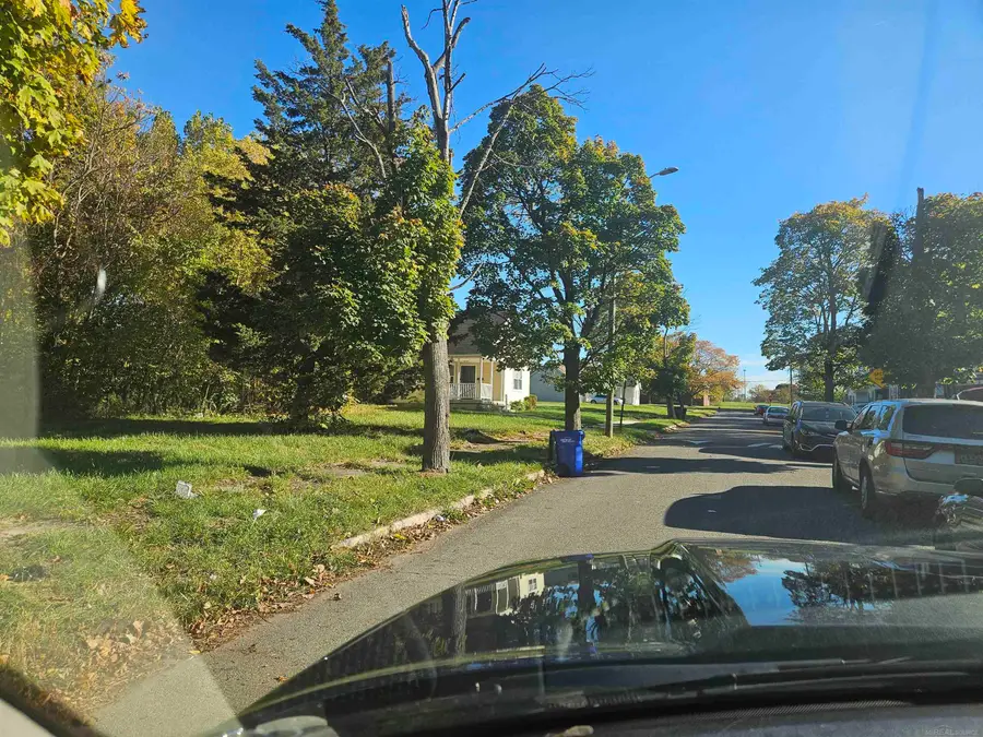 470 Navahoe AVE, Detroit, MI 48215 - Image #2