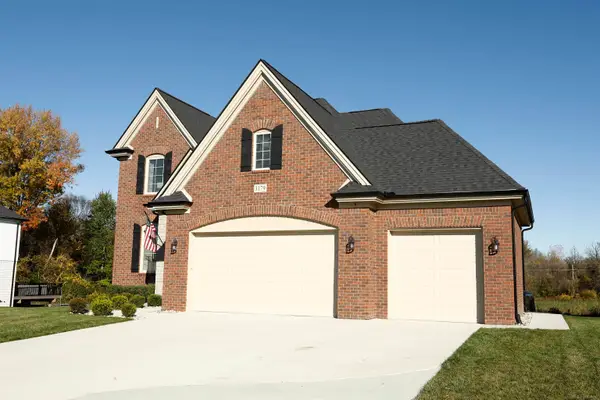 3179 Regatta LN, St, MI 48079