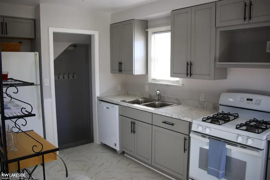 29868 Park ST, Roseville, MI 48066 - Image #3