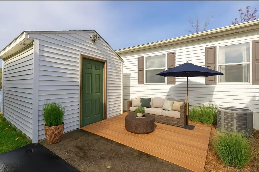 1332  Aspen  ST, Columbus, MI 48063 - Image #2