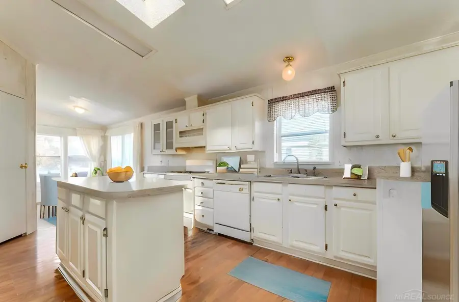 1332  Aspen  ST, Columbus, MI 48063 - Image #3