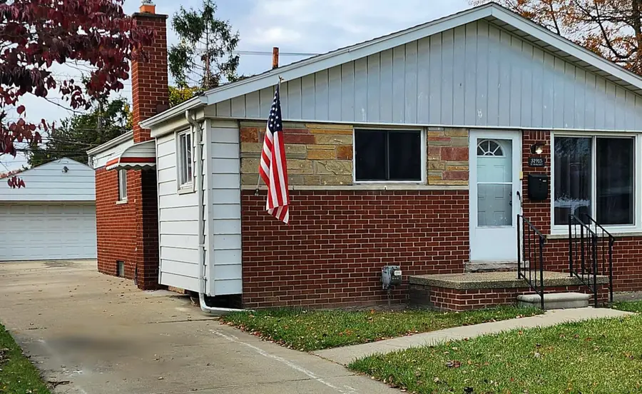 31915 St Margaret ST, Saint Clair Shores, MI 48082 - Image #2