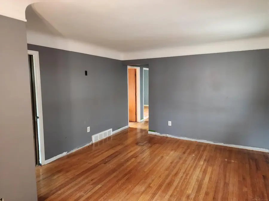 31915 St Margaret ST, Saint Clair Shores, MI 48082 - Image #3