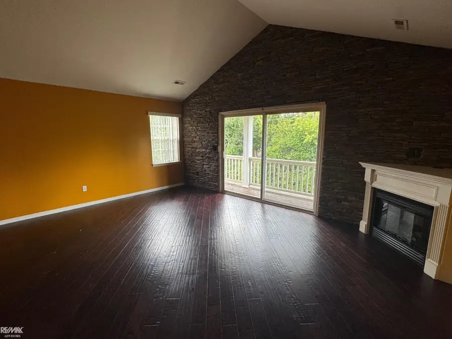 45705 Cagney DR, Macomb, MI 48044 - Image #3