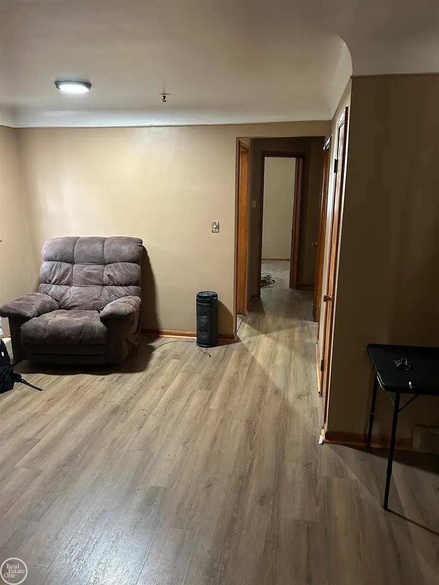 5580 LAKEVIEW ST, Detroit, MI 48213 - Image #2