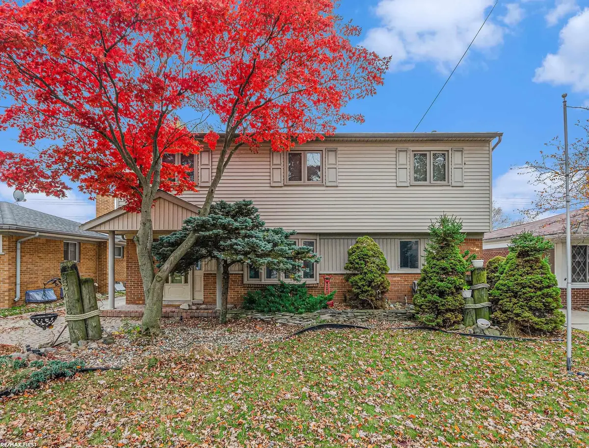 23418 Recreation ST, Saint Clair Shores, MI 48082 - Image #1