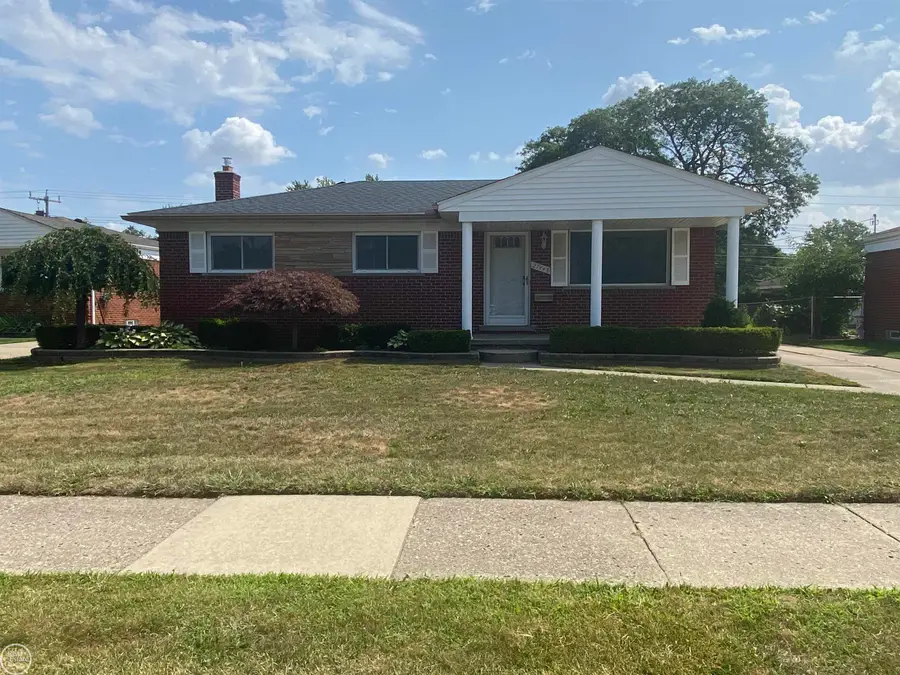 27448 Haverhill DR, Warren, MI 48092 - #2