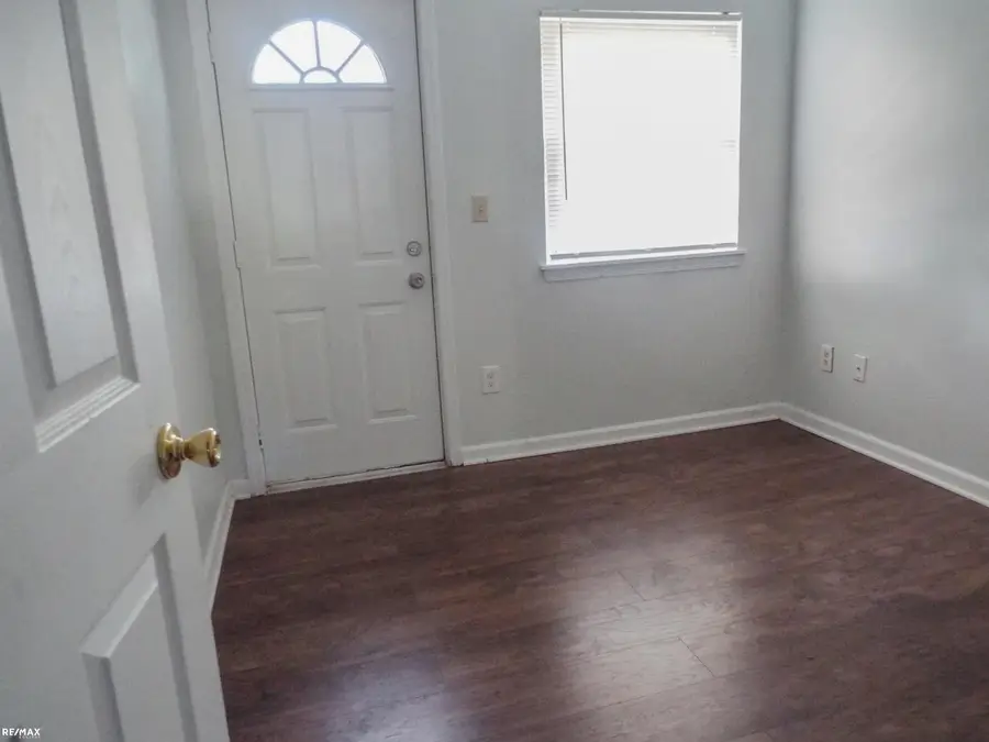 1140 E Elza ST, Hazel Park, MI 48030 - Image #2