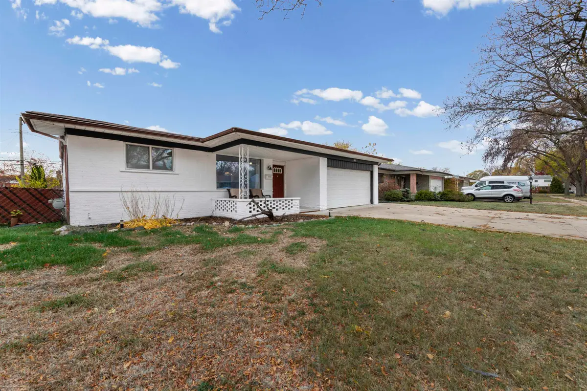 13342 De Mott DR, Warren, MI 48088 - Image #1