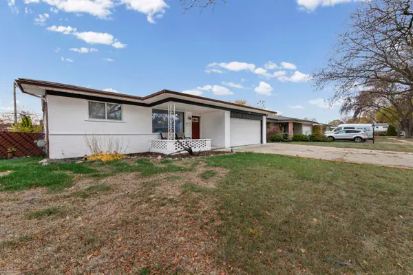 13342 De Mott DR, Warren, MI 48088