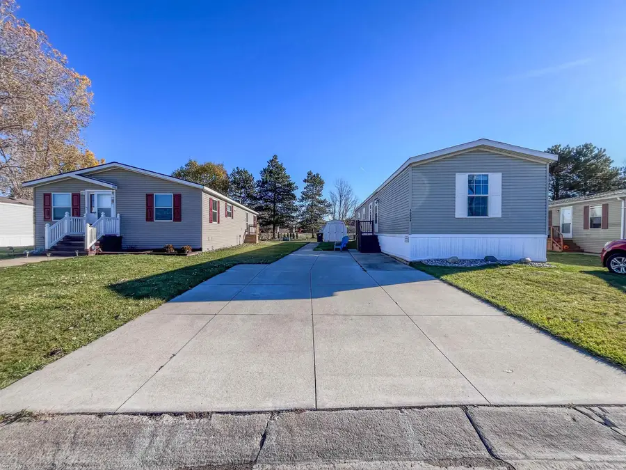 44604  Bonaparte  DR, Macomb, MI 48044 - #2