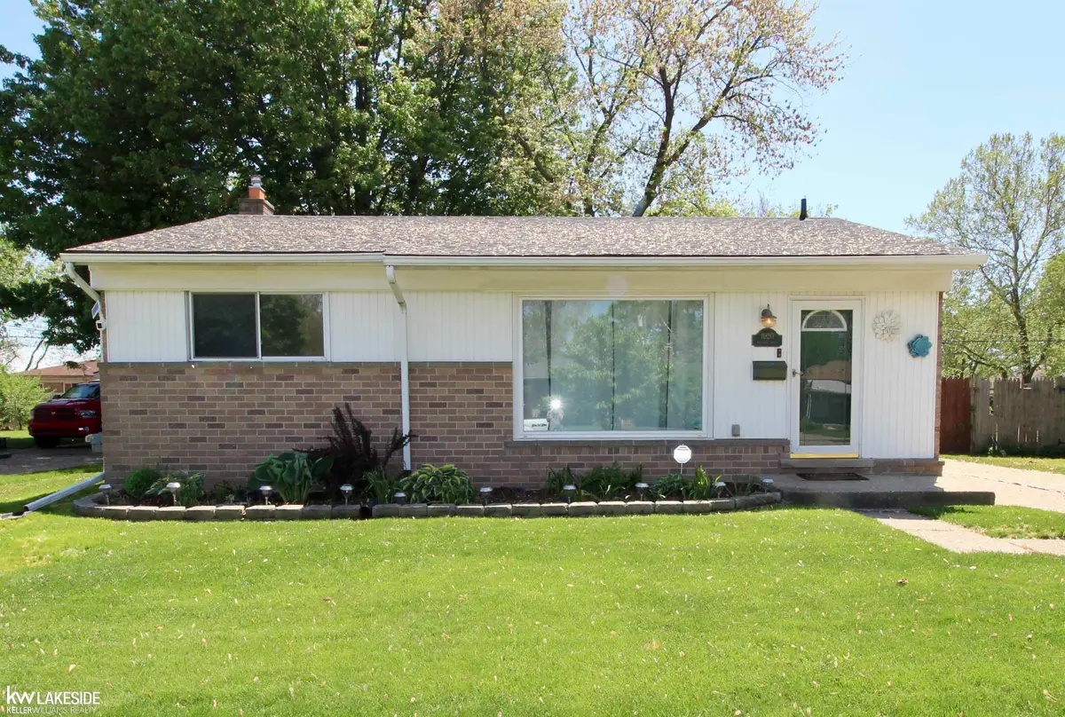 11820 Mckinley DR, Warren, MI 48089 - Image #1