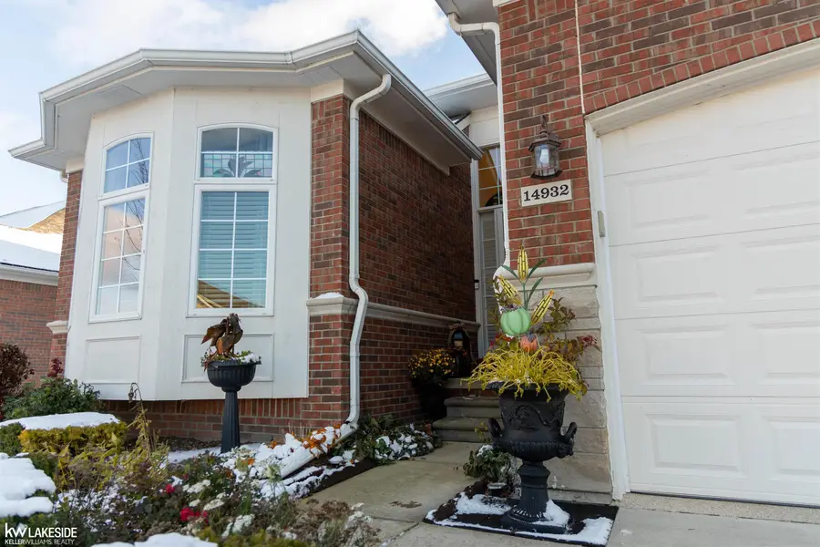 14932 Village Park CIR, Utica, MI 48315 - Image #3