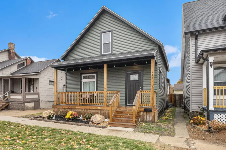 713 Rawlins ST, Port Huron, MI 48060 - Image #2